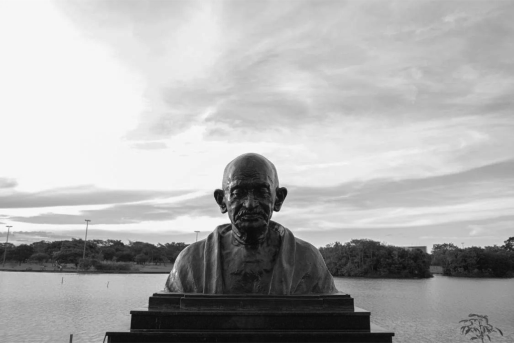 Mohandas Karamchand Gandhi – Bagian Pertama