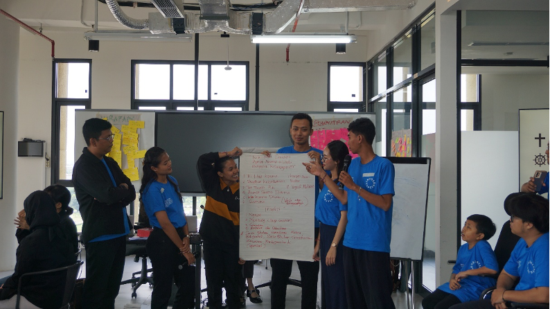 Temenan sama yang beda agama? Why not!