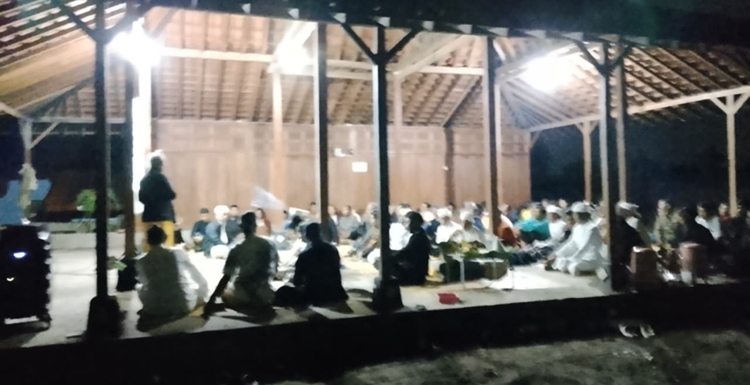 Lestarikan Tradisi Mataram Kuno, Umat Hindu Klaten Gelar Rembug Sastra Sesaji Jawa di Umbul Geneng