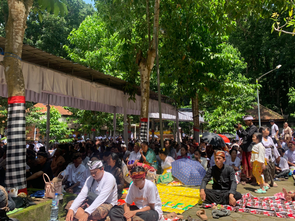 Pujawali Ke-69 dan Pagerwesi Pura Luhur Giri Salaka: Bupati Ipuk Tekankan Harmoni Alam dan Dukungan terhadap Penguatan Pendidikan Hindu