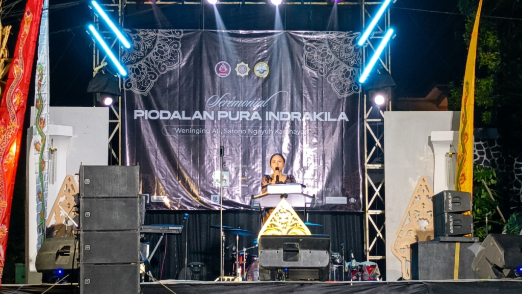 Memaknai Piodalan Pura Indrakila Malang: Dharma Wacana “Weninging Ati” Ajak Umat Raih Kebahagiaan